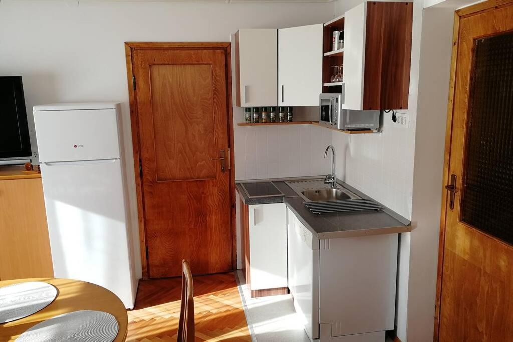 Appartement Zrm Center à Idrija Extérieur photo